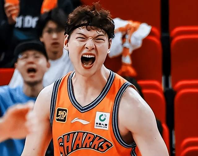 上海队大胜四川队 多点开花助球队轻松取胜