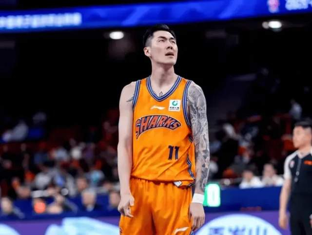 上海队大胜四川队 多点开花助球队轻松取胜