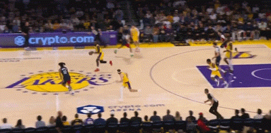 詹姆斯三双引领湖人碾压奇才替补阵容狂胜