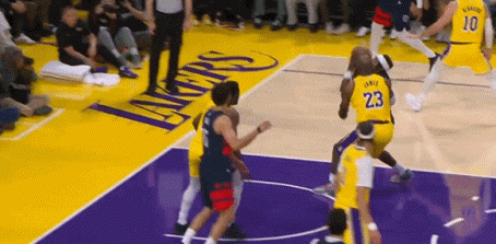 詹姆斯三双引领湖人碾压奇才替补阵容狂胜