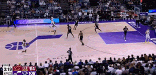 詹姆斯三双引领湖人碾压奇才替补阵容狂胜