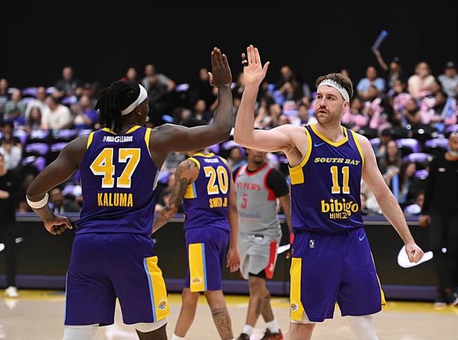 南湾湖人晋级西部决赛 蒂米26分助球队突围