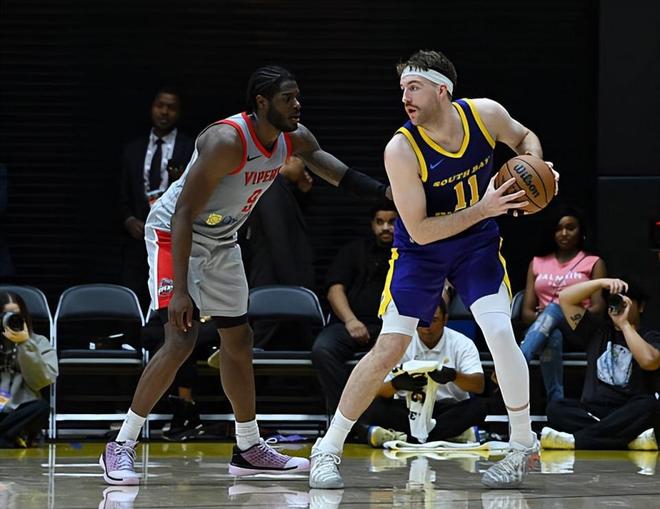 南湾湖人晋级西部决赛 蒂米26分助球队突围