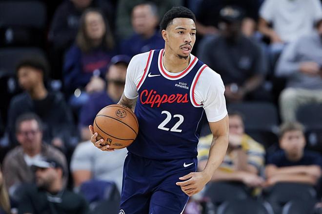 开拓者力克快船登顶西部第八 米勒15+5成球队关键