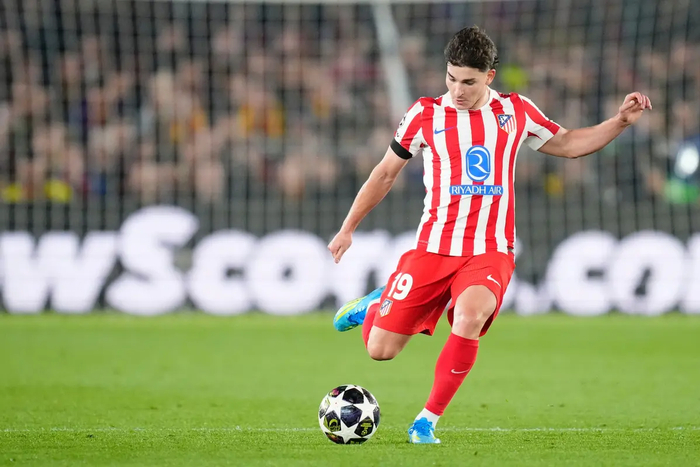 巴萨1亿欧元争夺阿尔瓦雷斯，马竞高违约金拒卖